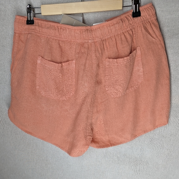 Thread and Supply linen shorts - Picture 2 of 3